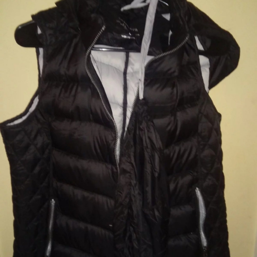 Puffy black vest